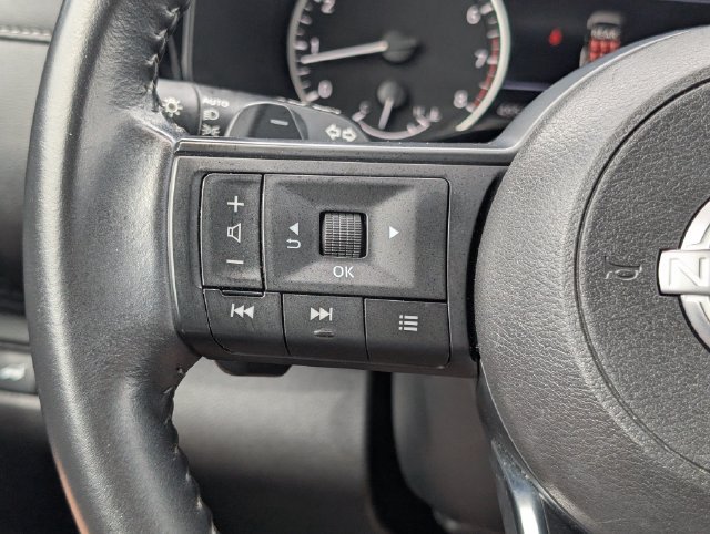 Used 2025 Nissan Pathfinder SV AWD/4WD image 25