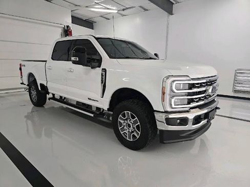 Used 2024 Ford F250 Lariat w/ FX4 Off-Road Package AWD/4WD image 8