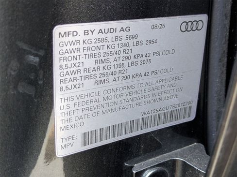Used 2025 Audi SQ5 Premium Plus image 17