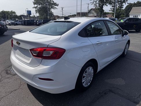 Certified 2017 Chevrolet Cruze LS FWD image 7