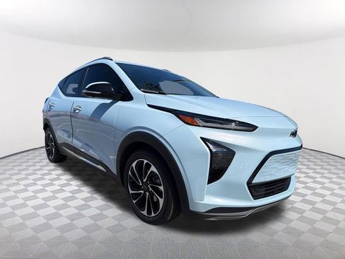 Certified 2023 Chevrolet Bolt EUV Premier w/ Sun & Sound Package image 3