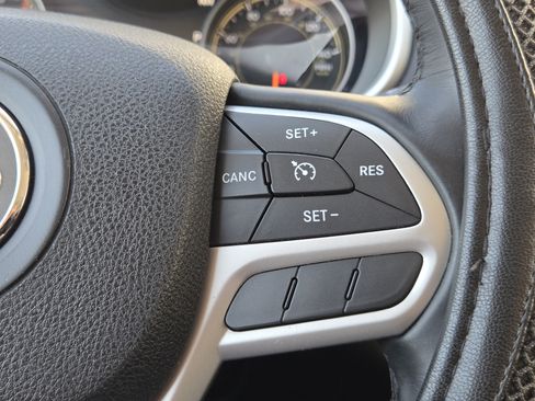 Used 2017 Jeep Cherokee Trailhawk image 29