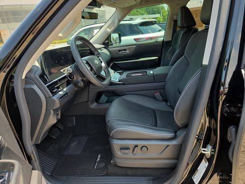 Used 2025 INFINITI QX80 Luxe AWD/4WD image 5