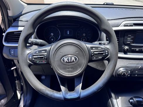 Used 2016 Kia Sorento AWD image 9