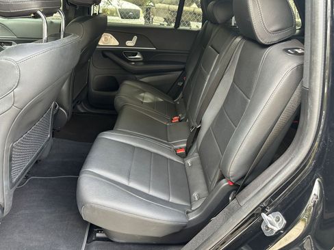 Used 2024 Mercedes-Benz GLS 450 4MATIC image 31