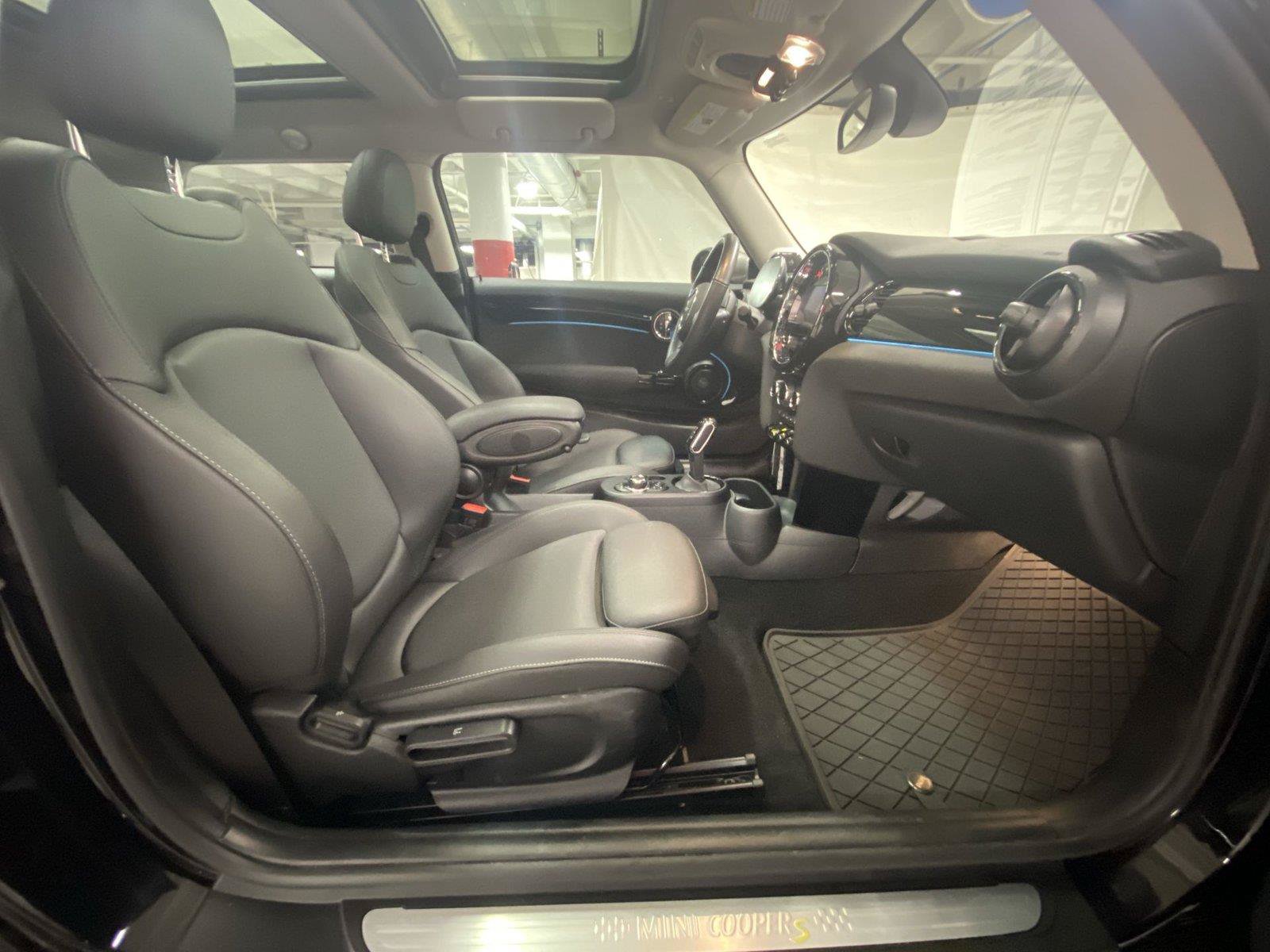 Used 2024 MINI Cooper SE FWD image 30