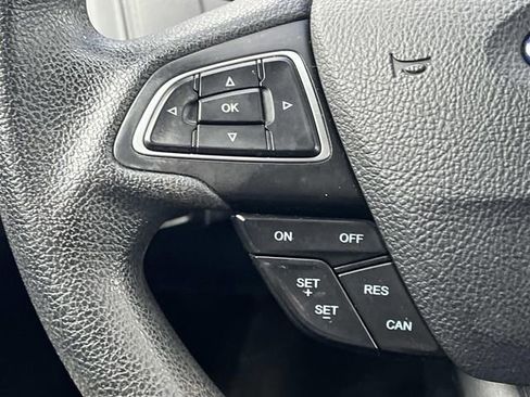 Used 2015 Ford Focus SE image 25