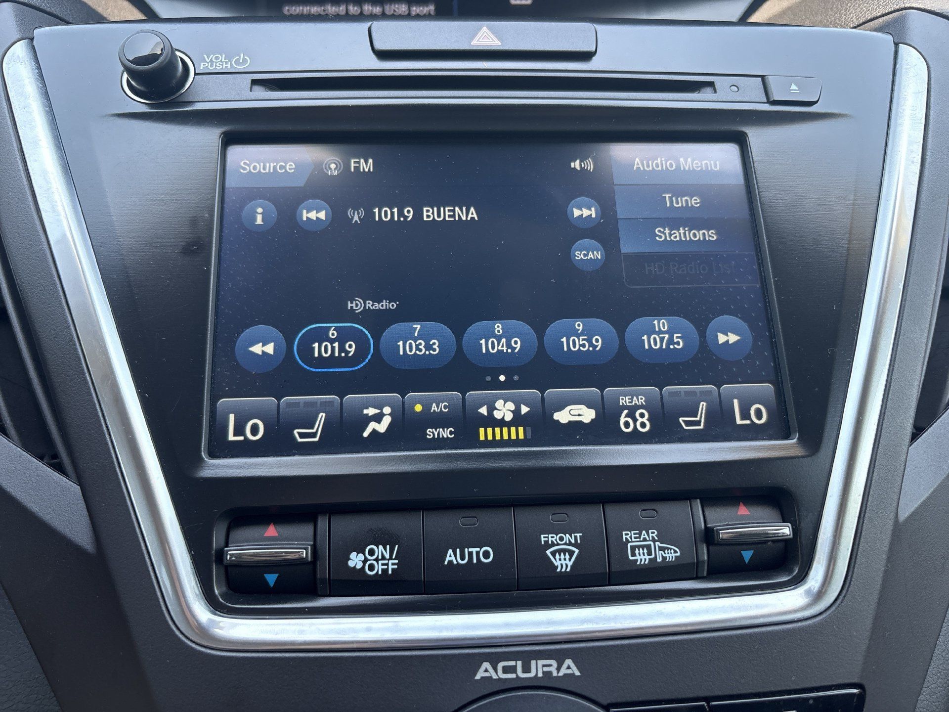 Used 2020 Acura MDX w/ Technology Package FWD image 4