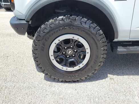Used 2022 Ford Bronco Outer Banks w/ Sasquatch Package AWD/4WD image 5