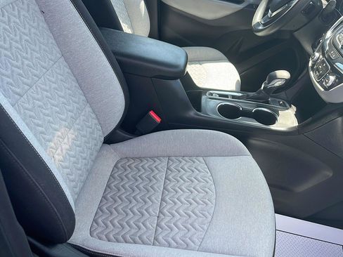 Used 2024 Chevrolet Equinox LS w/ LS Convenience Package image 28