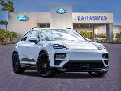 Used 2025 Porsche Macan Turbo Electric AWD/4WD image 1