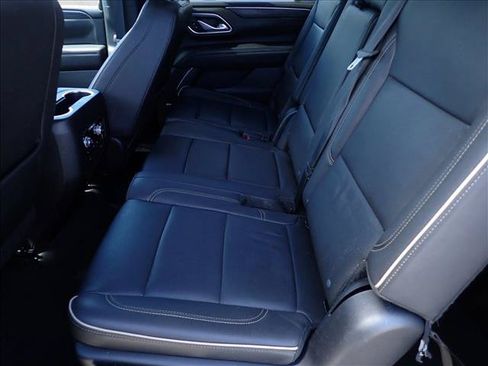 Used 2023 GMC Yukon XL SLT w/ SLT Luxury Package AWD/4WD image 12