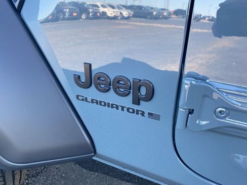 New 2026 Jeep Gladiator Sport AWD/4WD image 40