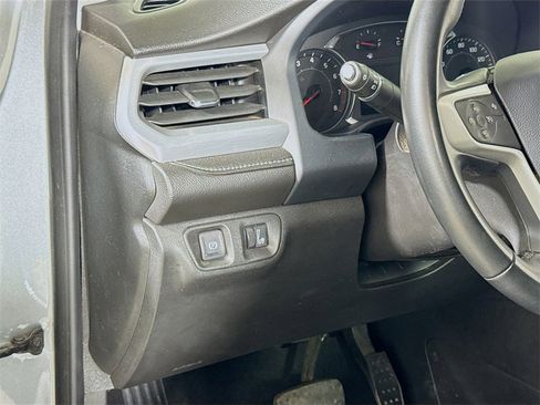 Used 2023 GMC Acadia SLT image 8