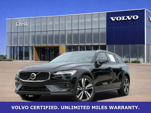 Certified 2025 Volvo V60 B5 Cross Country Plus AWD/4WD image 1