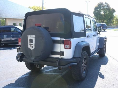 Used 2012 Jeep Wrangler Unlimited Rubicon image 3