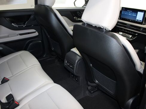 New 2026 Lincoln Corsair Premiere image 33