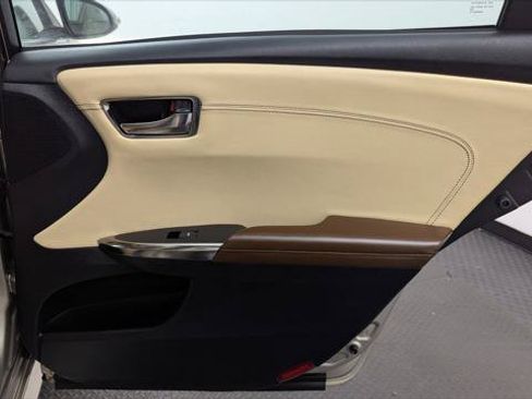 Used 2017 Toyota Avalon Limited FWD image 19
