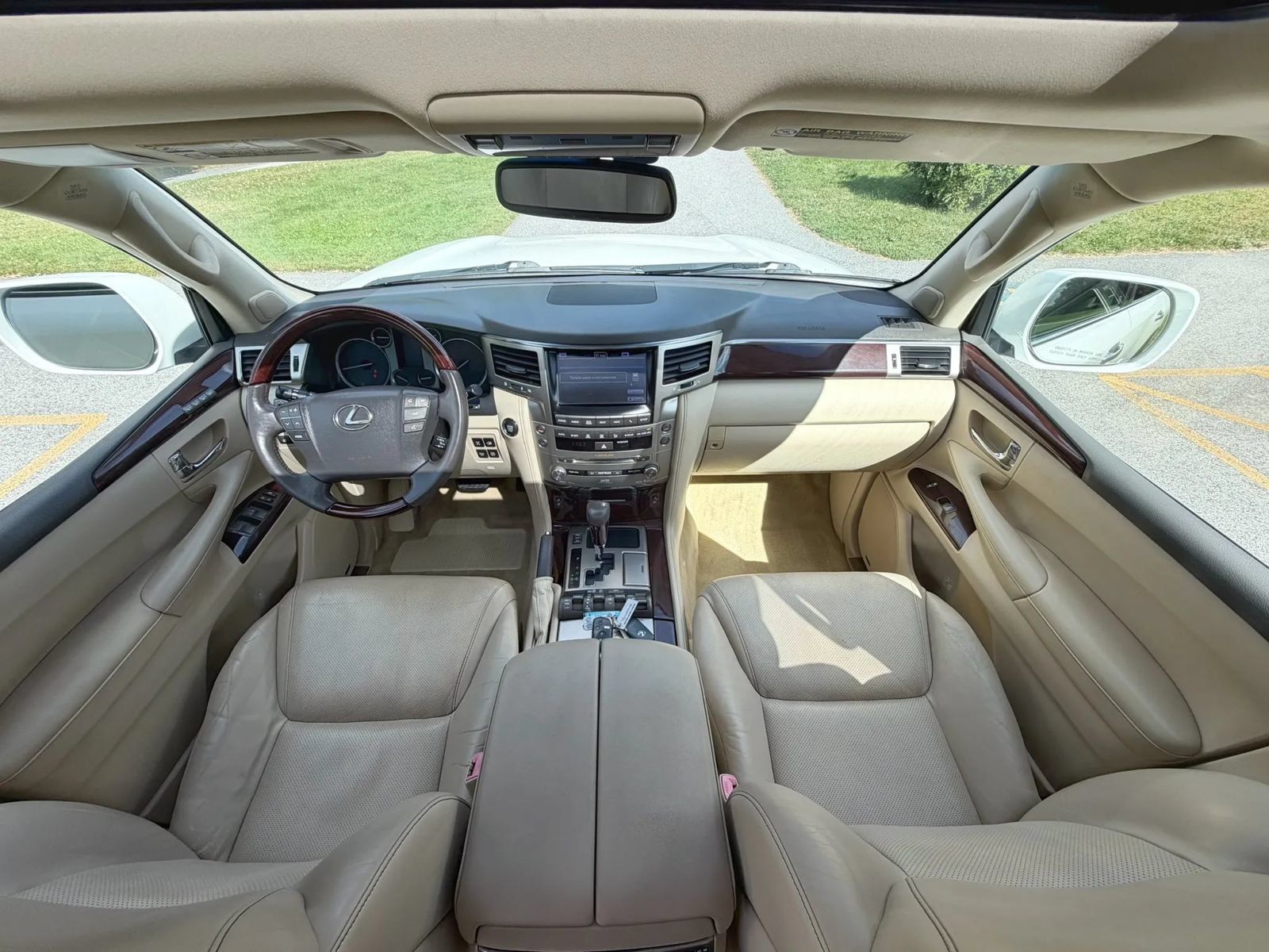 Used 2013 Lexus LX 570 4WD w/ Luxury Pkg image 63