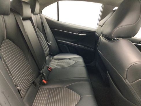 Used 2019 Toyota Camry SE image 19