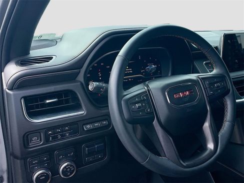 Used 2023 GMC Yukon AT4 w/ Technology Package image 12