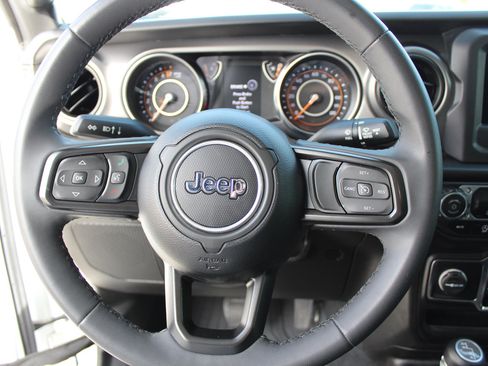 Used 2023 Jeep Gladiator Sport image 46