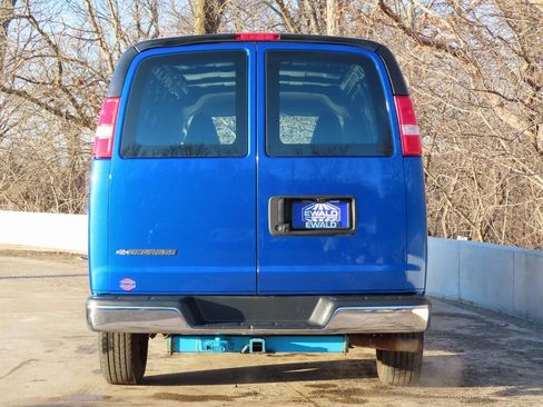 Used 2018 Chevrolet Express 3500 Work Van w/ Driver Convenience Package image 16
