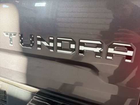 Used 2020 Toyota Tundra SR5 w/ SR5 Upgrade Package image 15