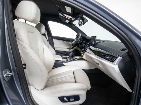 Used 2023 BMW 540i w/ M Sport Package RWD image 10