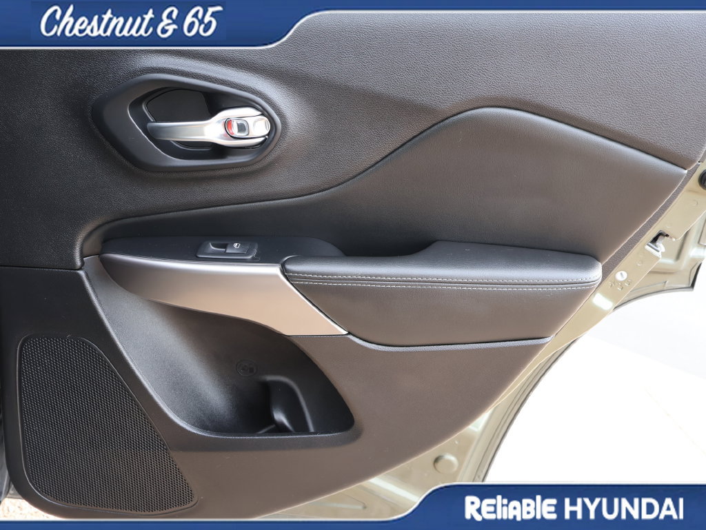 Used 2021 Jeep Cherokee Latitude Lux AWD/4WD image 11