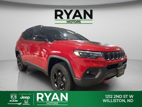 Used 2023 Jeep Compass Trailhawk w/ Trailhawk Elite Group AWD/4WD image 1