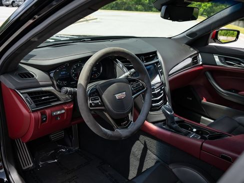 Used 2018 Cadillac CTS V RWD image 30