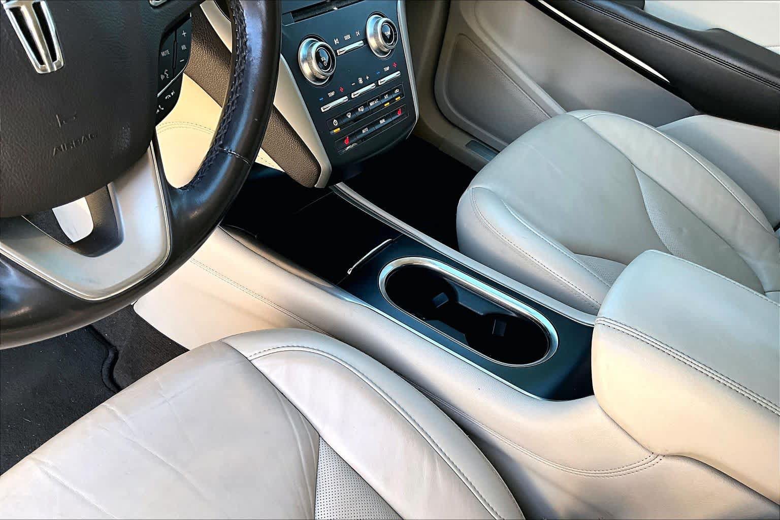 Used 2019 Lincoln MKC Select w/ Select Plus Package FWD image 13
