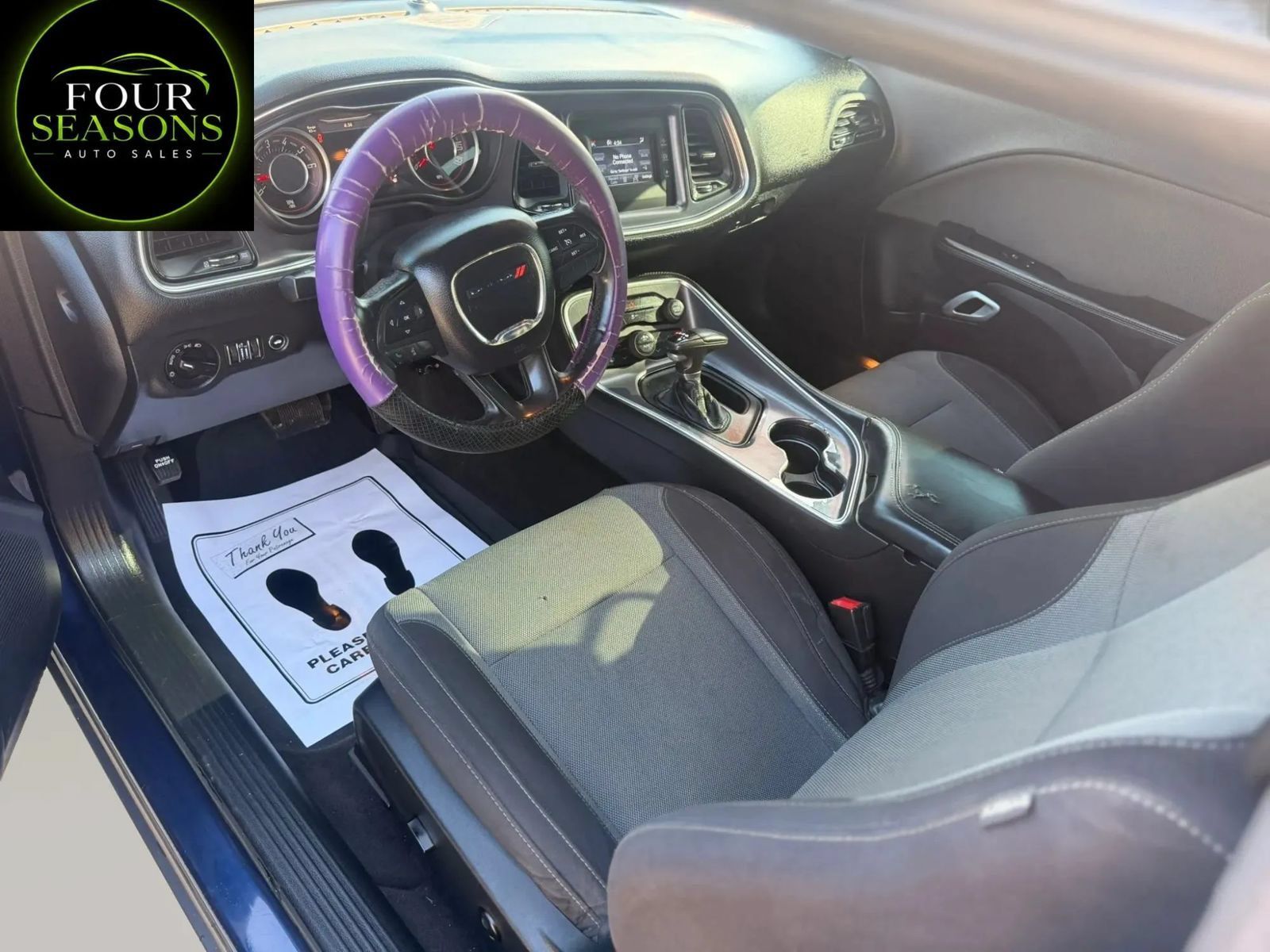 Used 2015 Dodge Challenger SXT RWD image 7