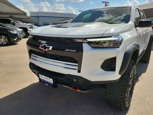 Used 2023 Chevrolet Colorado ZR2 w/ ZR2 Convenience Package III image 9