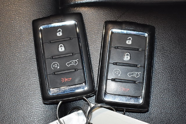Used 2023 Jeep Grand Cherokee Limited w/ Black Appearance Package AWD/4WD image 27