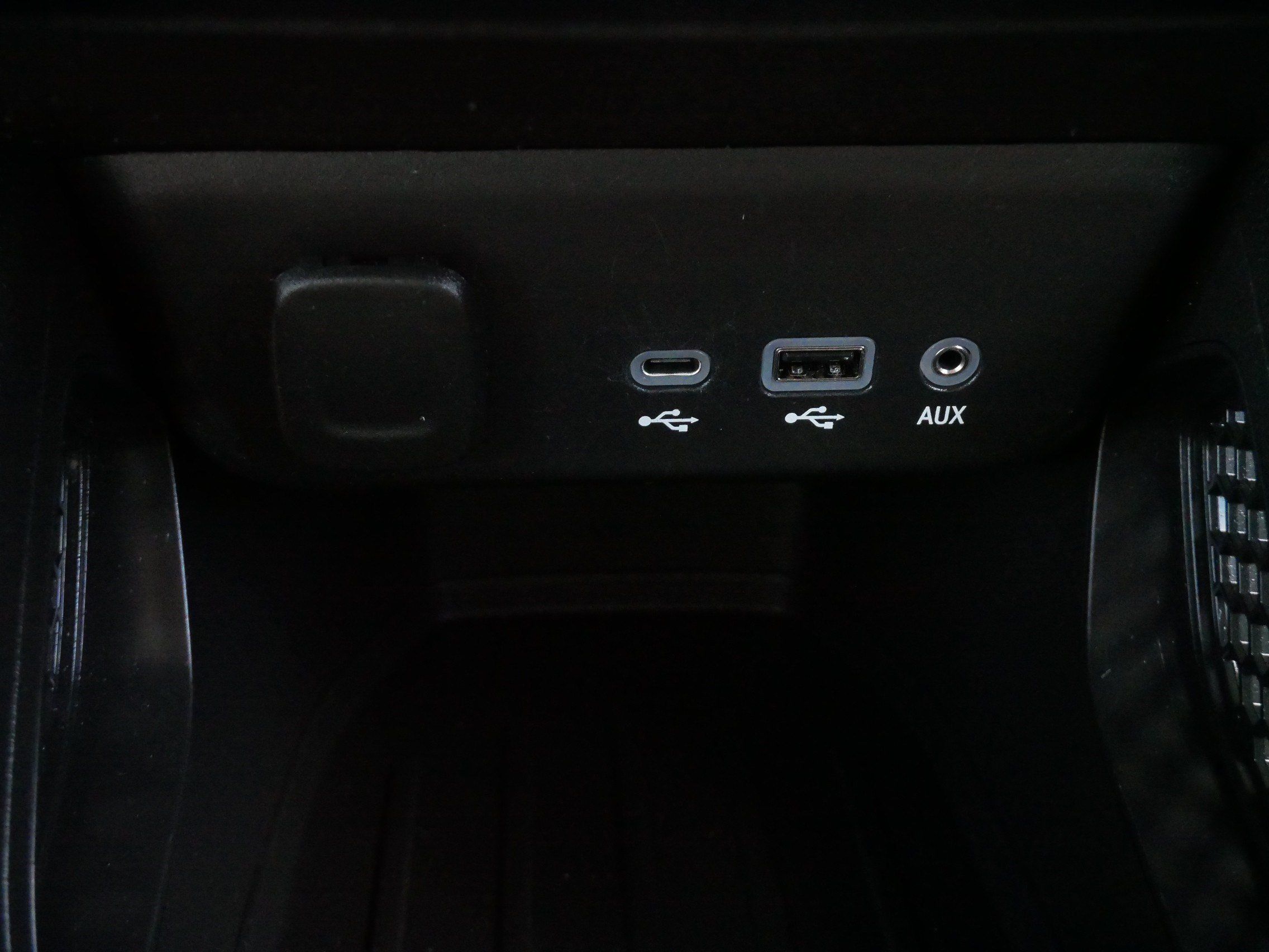 Used 2023 Chevrolet TrailBlazer RS w/ Sun and Liftgate Package AWD/4WD image 28