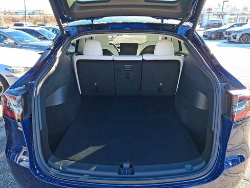 Used 2022 Tesla Model Y Long Range image 29