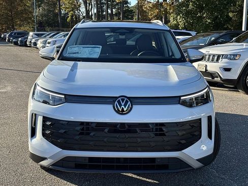 New 2026 Volkswagen Tiguan SE AWD/4WD image 2