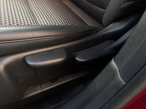 Used 2025 Chevrolet Trax LT image 23