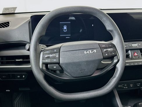Used 2025 Kia K4 LXS image 18