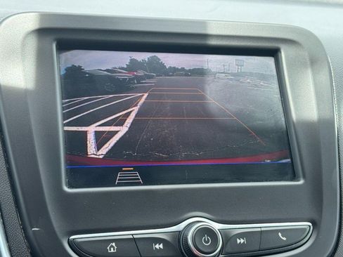 Used 2020 Chevrolet Equinox LT FWD image 20