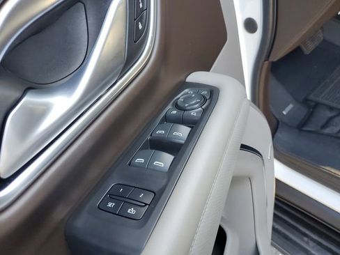 Used 2022 GMC Yukon SLT w/ SLT Premium Package RWD image 17