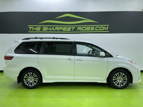 Used 2020 Toyota Sienna XLE image 11