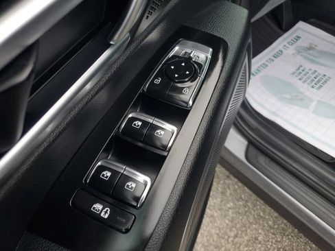 Used 2025 Kia Telluride EX w/ EX Captain's Chair Package AWD/4WD image 23