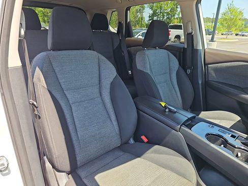 Used 2021 Nissan Rogue SV FWD image 14
