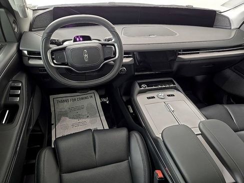 New 2025 Lincoln Navigator L Reserve AWD/4WD image 12