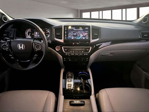 Used 2017 Honda Pilot Elite image 7