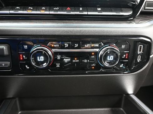 Used 2022 Chevrolet Silverado 1500 LTZ RWD image 32