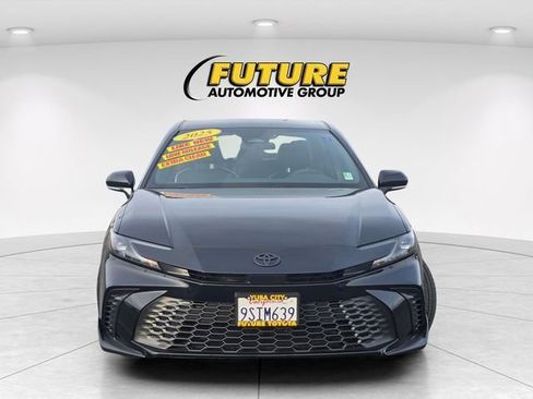 Certified 2025 Toyota Camry SE image 2